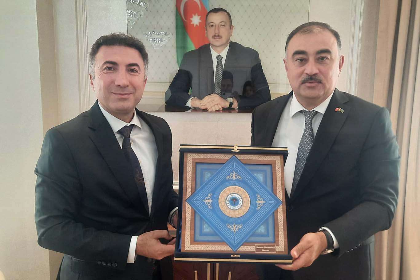 BATÜ Rektörü Demir Azerbaycan Ankara Büyükelçisi Memmedov ile görüştü BATÜ Rektörü Demir Azerbaycan Ankara Büyükelçisi Memmedov ile görüştü